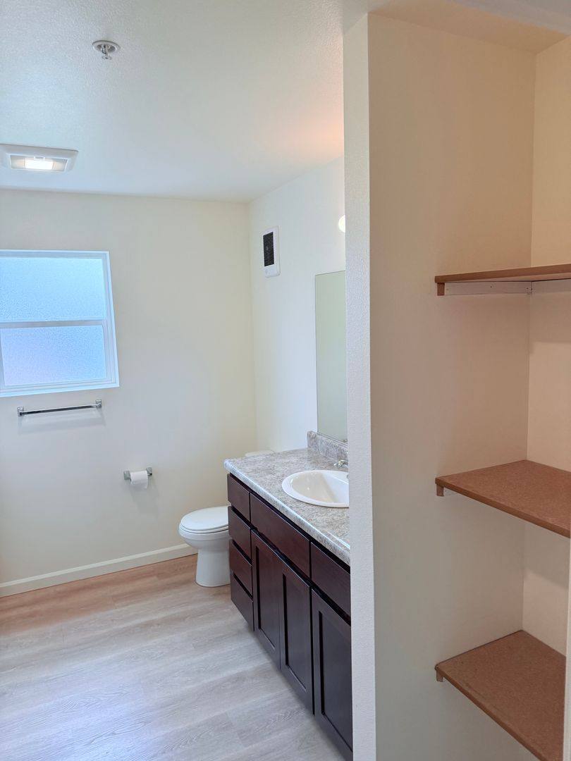 Apartment for rent at 11018 NE 18th St, Vancouver, WA 98684