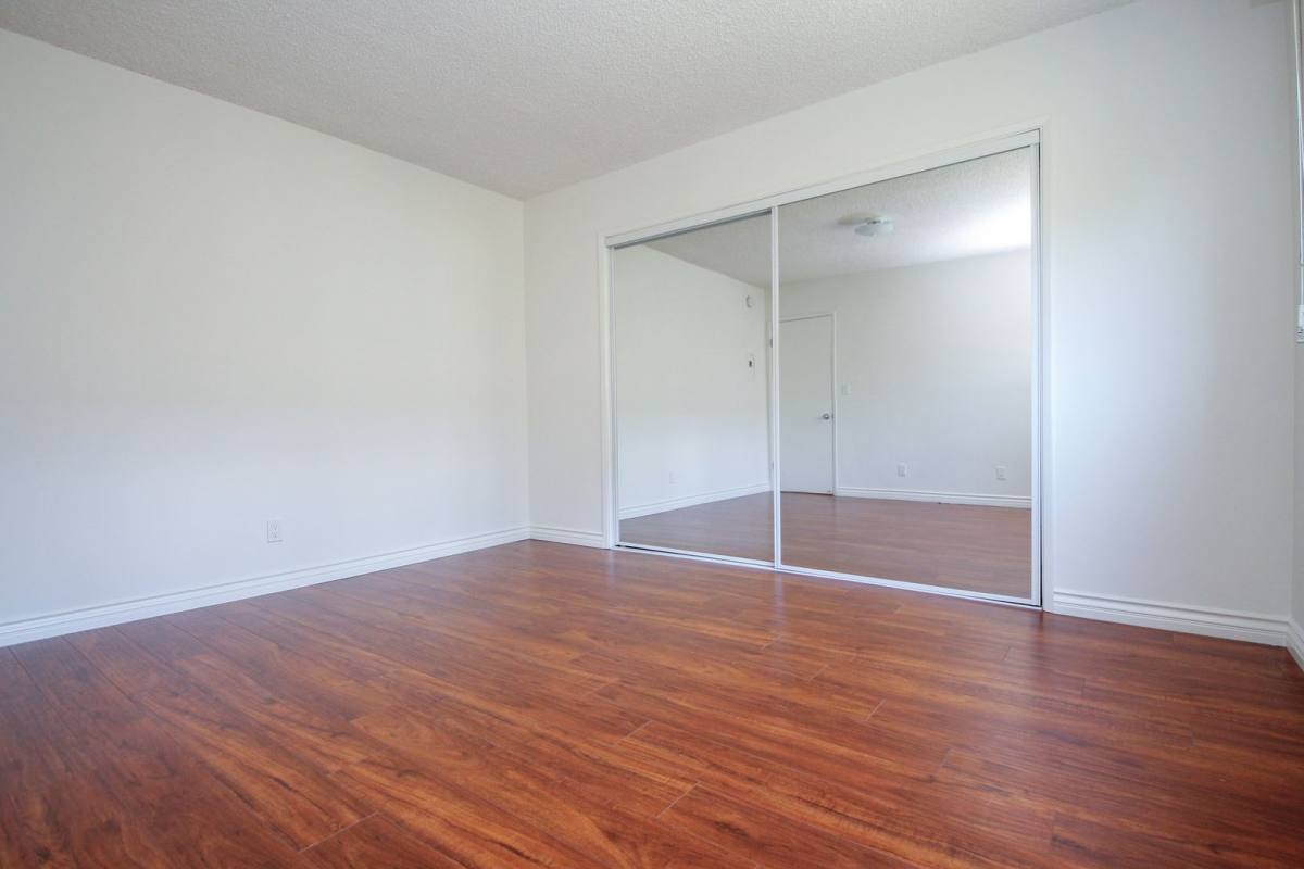 Apartment for rent at 519 N Hayworth Ave, Los Angeles, CA 90048