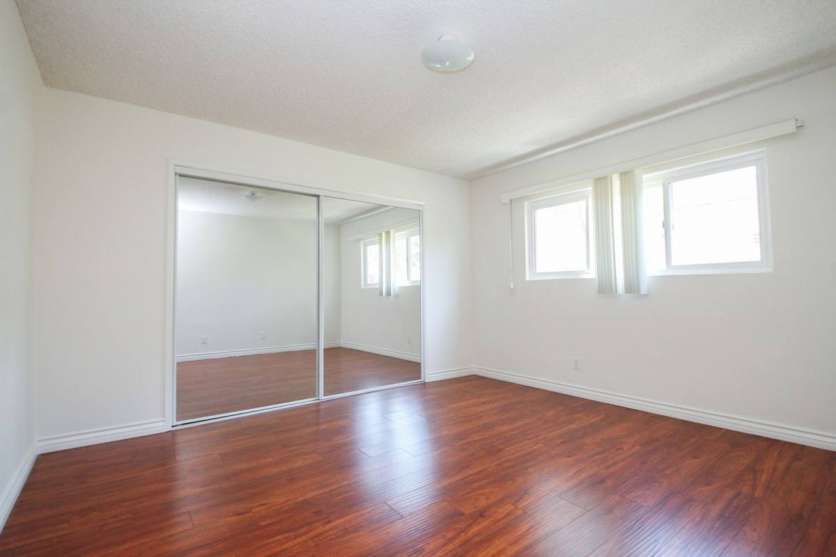 Apartment for rent at 519 N Hayworth Ave, Los Angeles, CA 90048