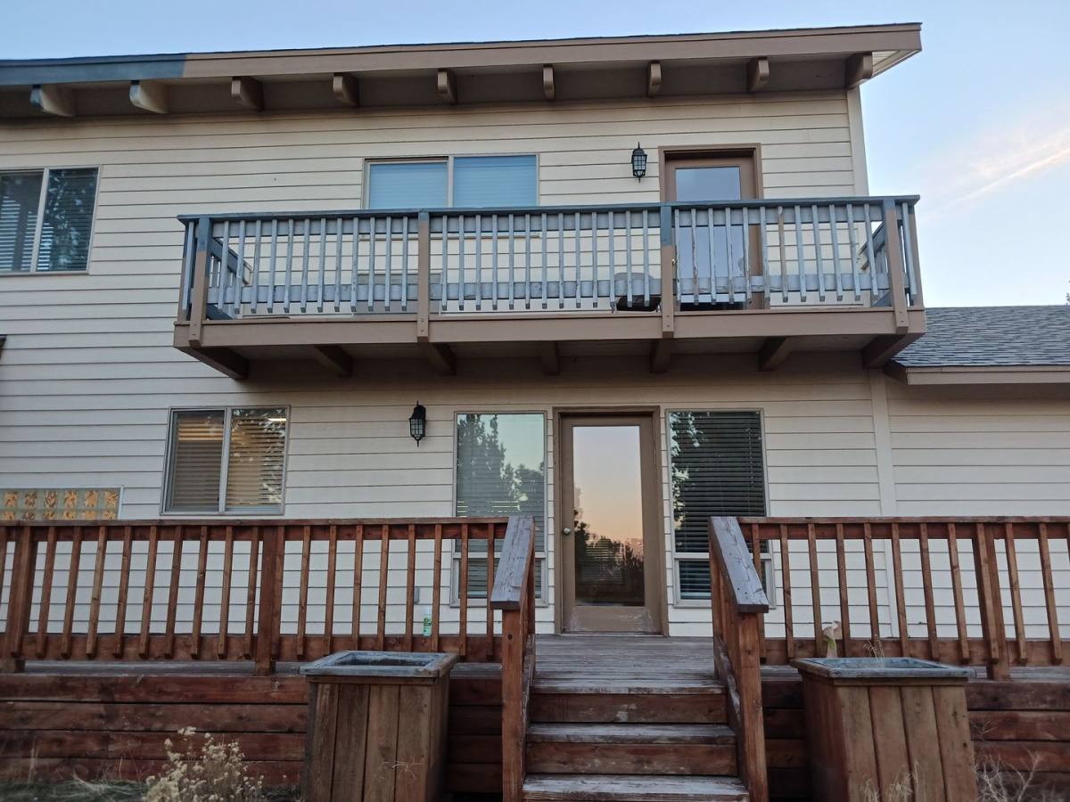 House for rent at 2500 SW 83rd St, Redmond, OR 97756