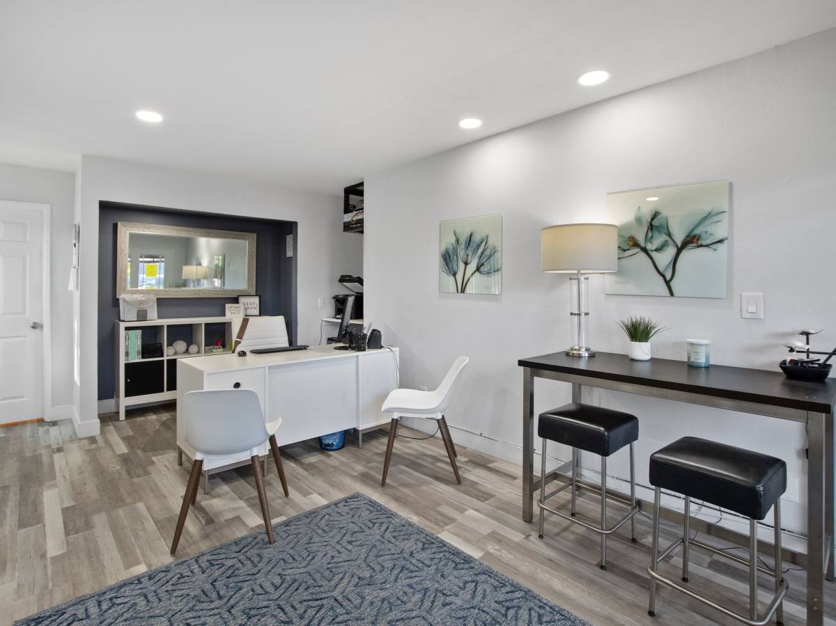 Apartment for rent at 1505 N Country Club Dr, Mesa, AZ 85201