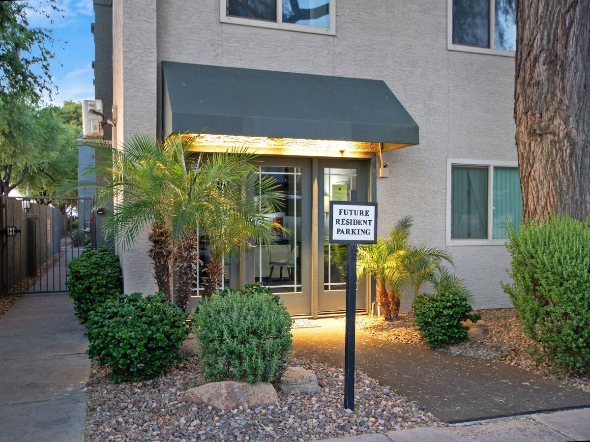 Apartment for rent at 1505 N Country Club Dr, Mesa, AZ 85201
