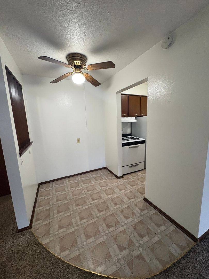 Apartment for rent at 765 Russell Rd, Waterloo, IA 50701