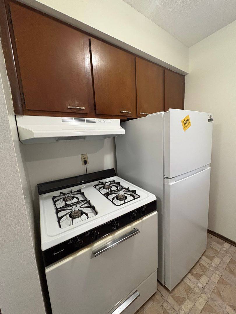 Apartment for rent at 765 Russell Rd, Waterloo, IA 50701