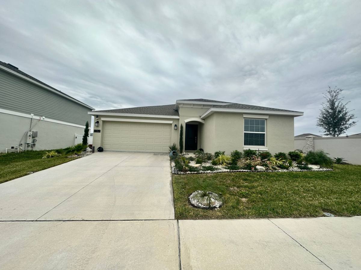 House for rent at 2262 Pigeon Plum Dr, Haines City, FL 33844