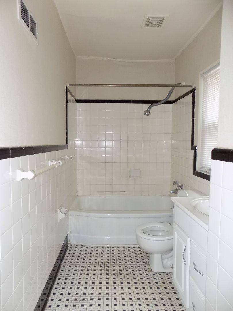 Apartment for rent at 118 S Waccamaw Ave, Columbia, SC 29205