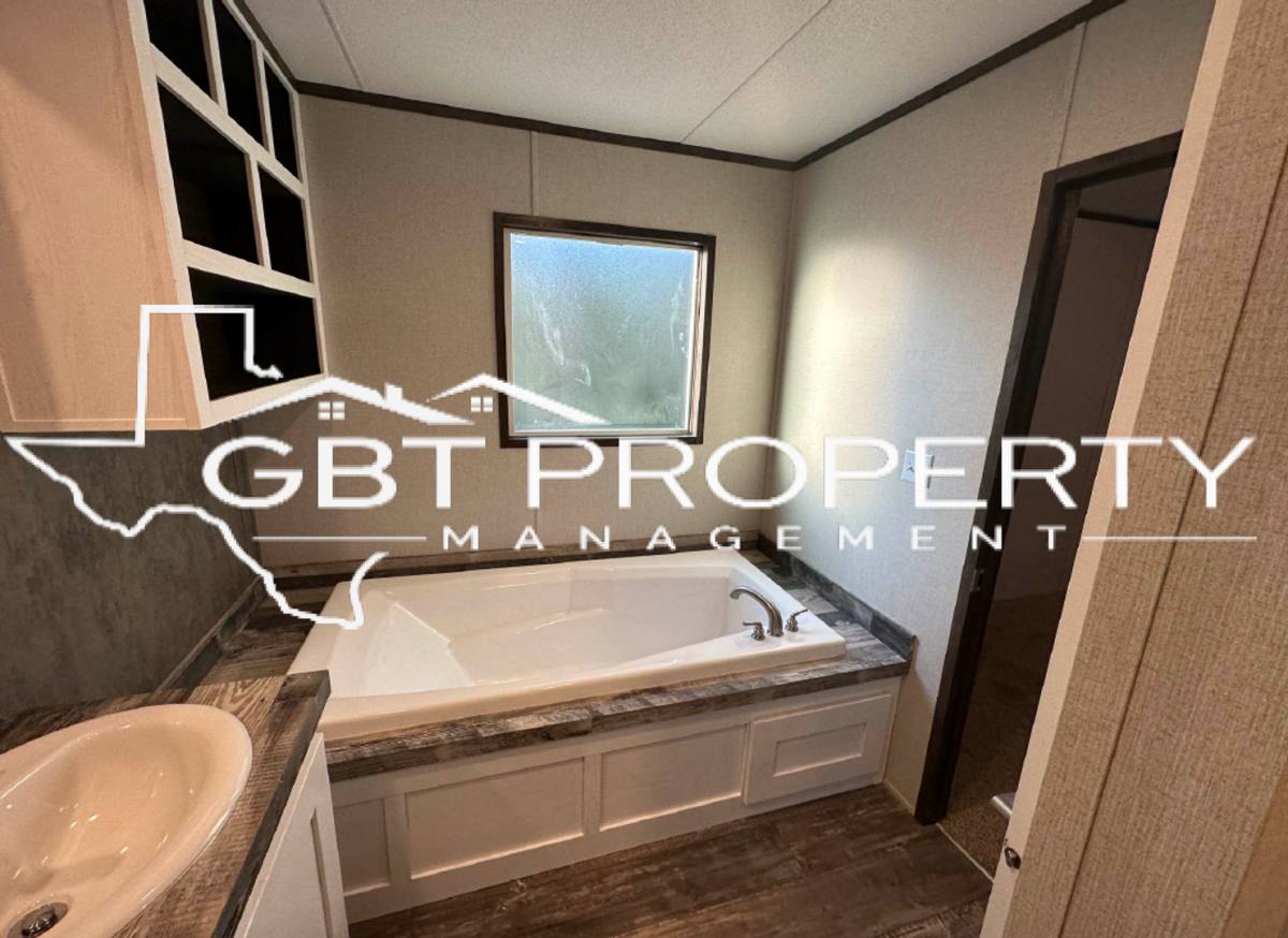 House for rent at 6227 Oklahoma Trail, Granbury, TX 76048