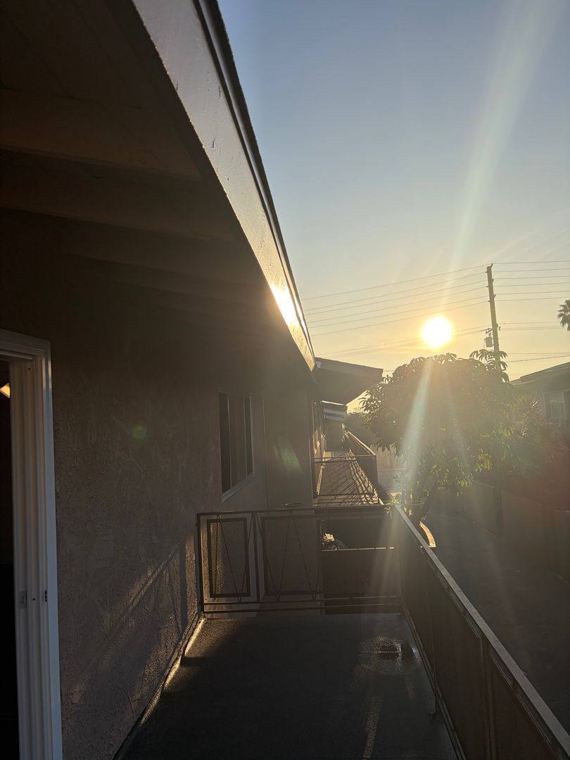 Apartment for rent at 837 - 839 Beach Ave, Inglewood, CA 90302
