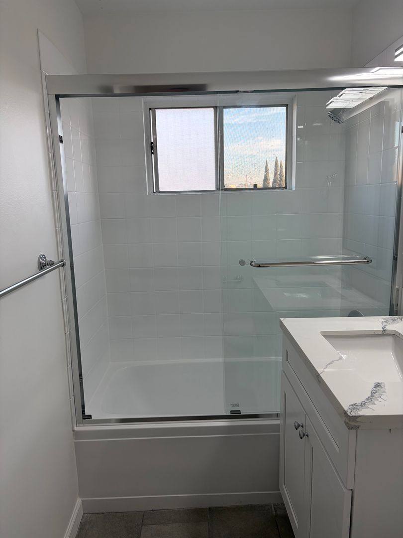 Apartment for rent at 837 - 839 Beach Ave, Inglewood, CA 90302