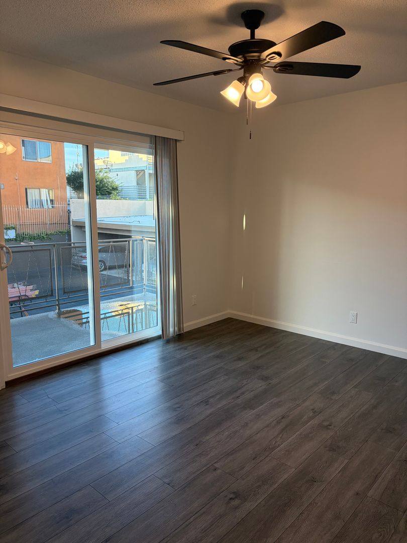 Apartment for rent at 837 - 839 Beach Ave, Inglewood, CA 90302