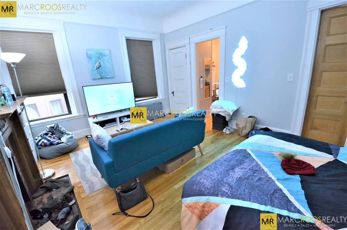 Apartment for rent at 589 Beacon St #4, Boston, MA 02115