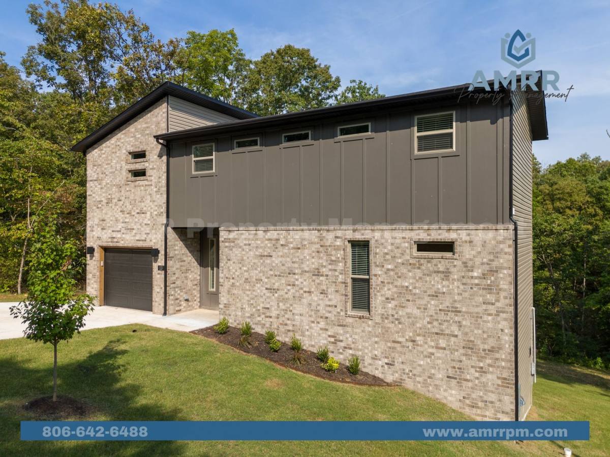 House for rent at 13 Carrick Dr, Bella Vista, AR 72715