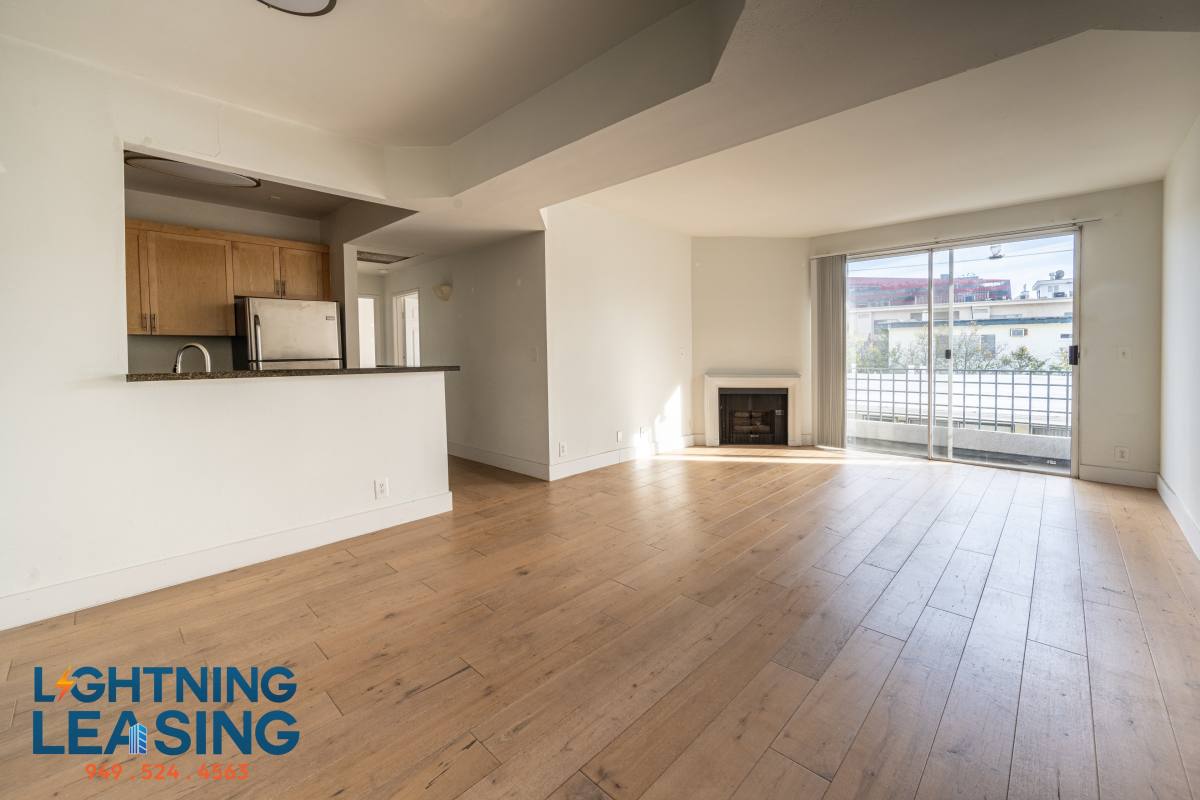 Apartment for rent at 885 Palm Ave #301D, West Hollywood, CA 90069