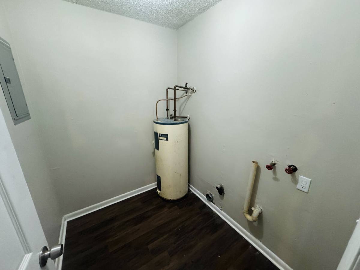 Apartment for rent at 807 E Cottonwood Highway 2, Dothan, AL 36301