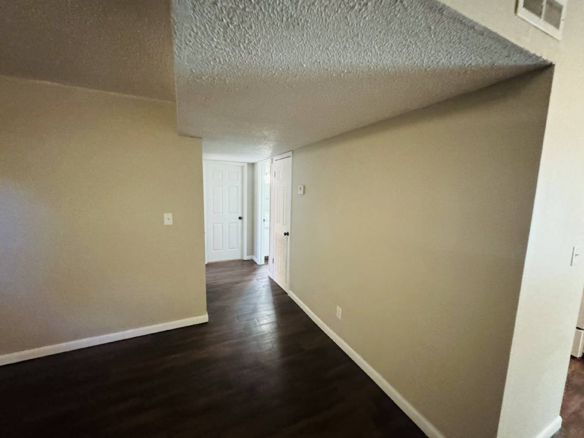 Apartment for rent at 807 E Cottonwood Highway 2, Dothan, AL 36301