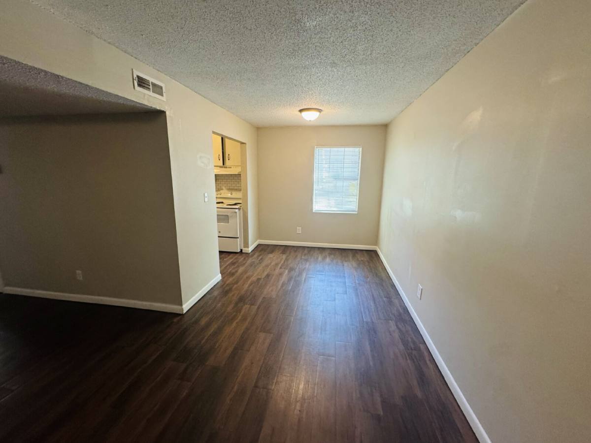 Apartment for rent at 807 E Cottonwood Highway 2, Dothan, AL 36301