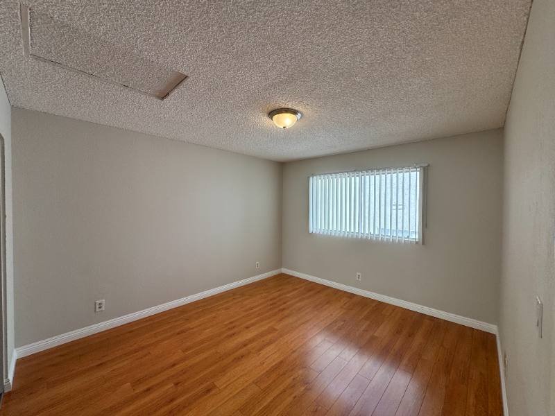 Apartment for rent at 626 E Verdugo Ave #T, Burbank, CA 91501
