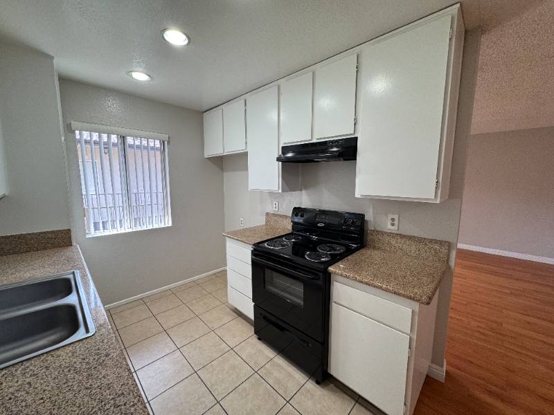 Apartment for rent at 626 E Verdugo Ave #T, Burbank, CA 91501