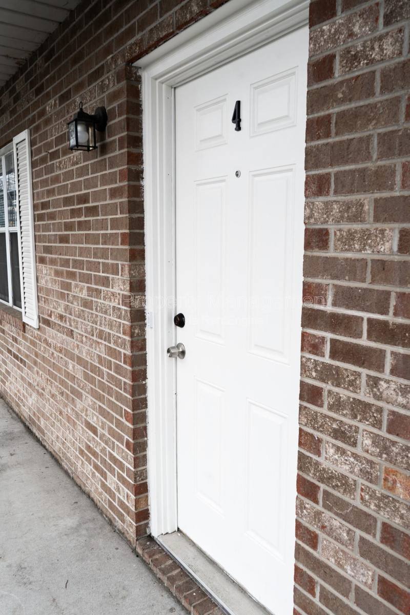 Apartment for rent at 706 E Inskip Dr #4, Knoxville, TN 37912