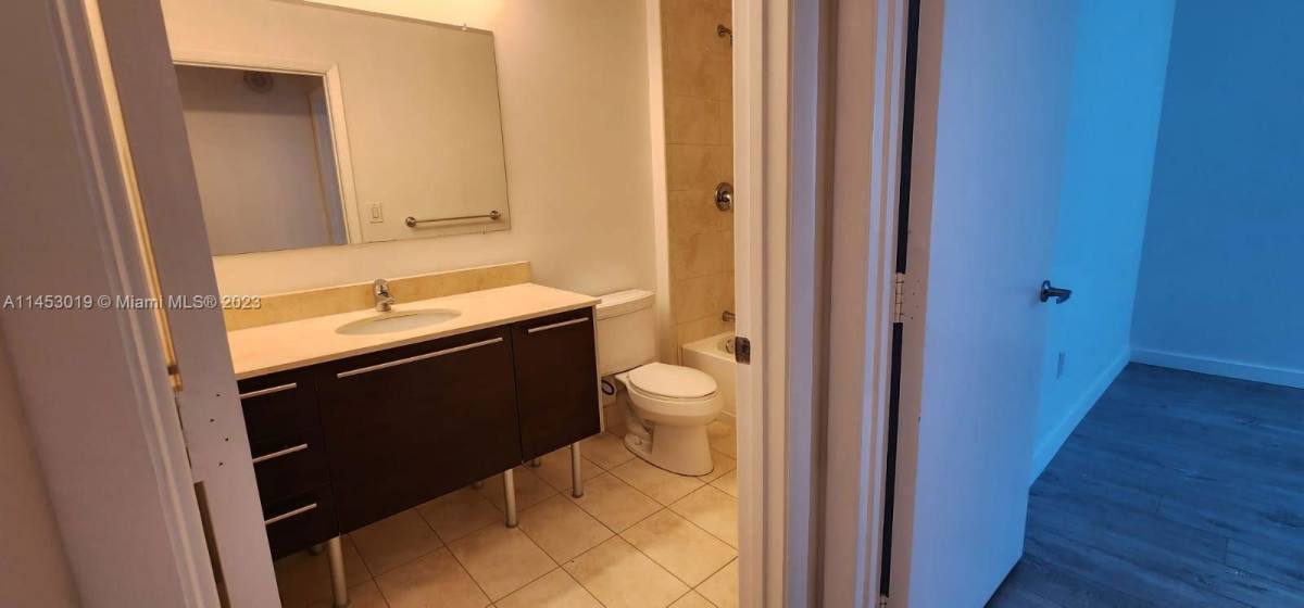 Apartment for rent at 1900 N Bayshore Dr, Miami, FL 33132