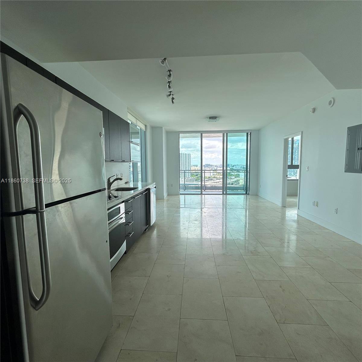 90 SW 3rd St, Miami, FL 33130 - Condo For Rent - Image 6