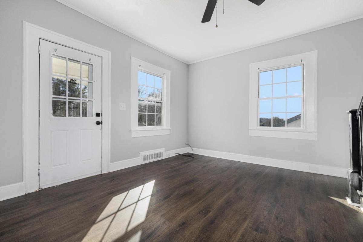 Apartment for rent at 3806 Memorial Blvd #25, Kingsport, TN 37664