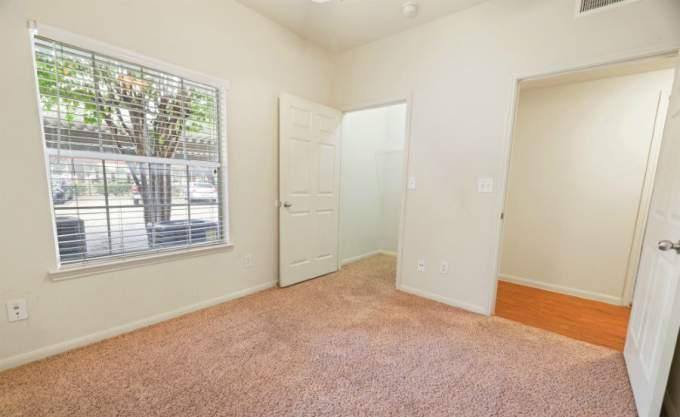 Apartment for rent at 15301 NW Freeway, Houston, TX 77040