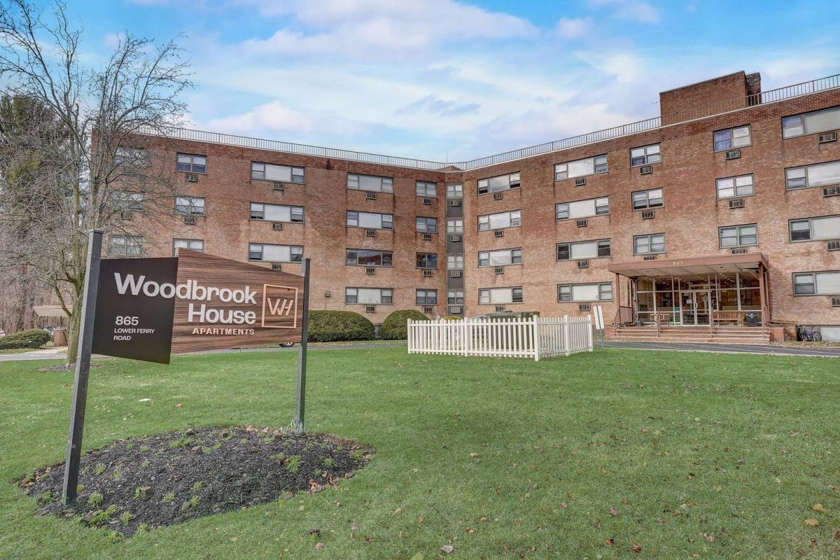 Apartment for rent at 865 Lower Ferry Rd, Trenton, NJ 08628
