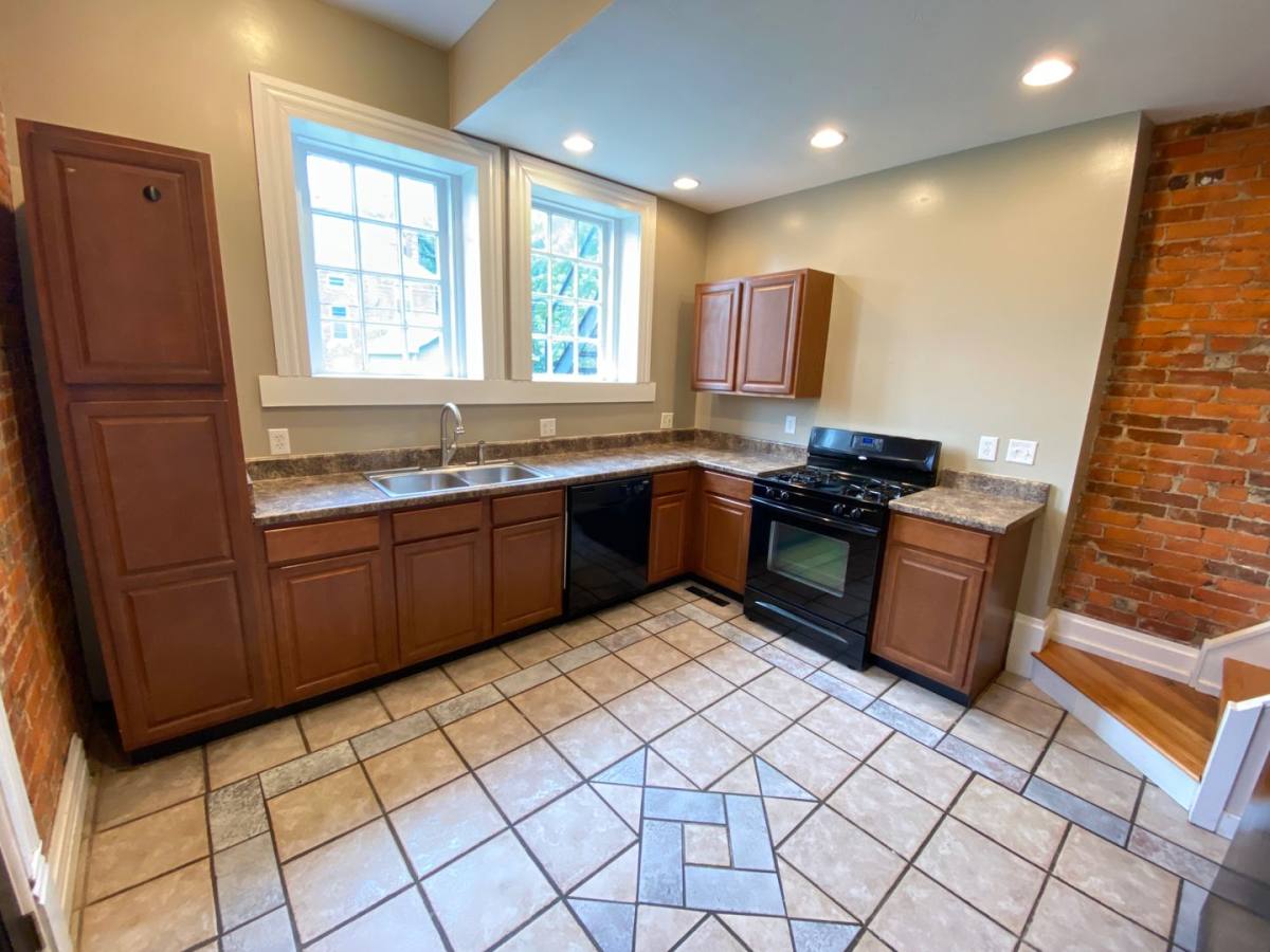 Apartment for rent at 1999 N 4th St, Columbus, OH 43201