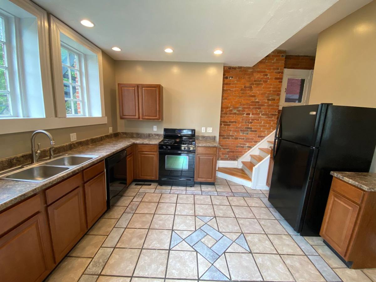 Apartment for rent at 1999 N 4th St, Columbus, OH 43201