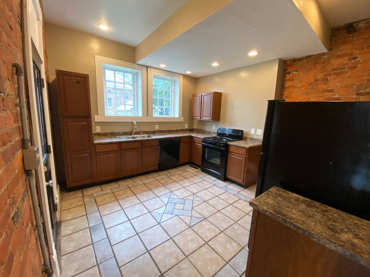 Apartment for rent at 1999 N 4th St, Columbus, OH 43201