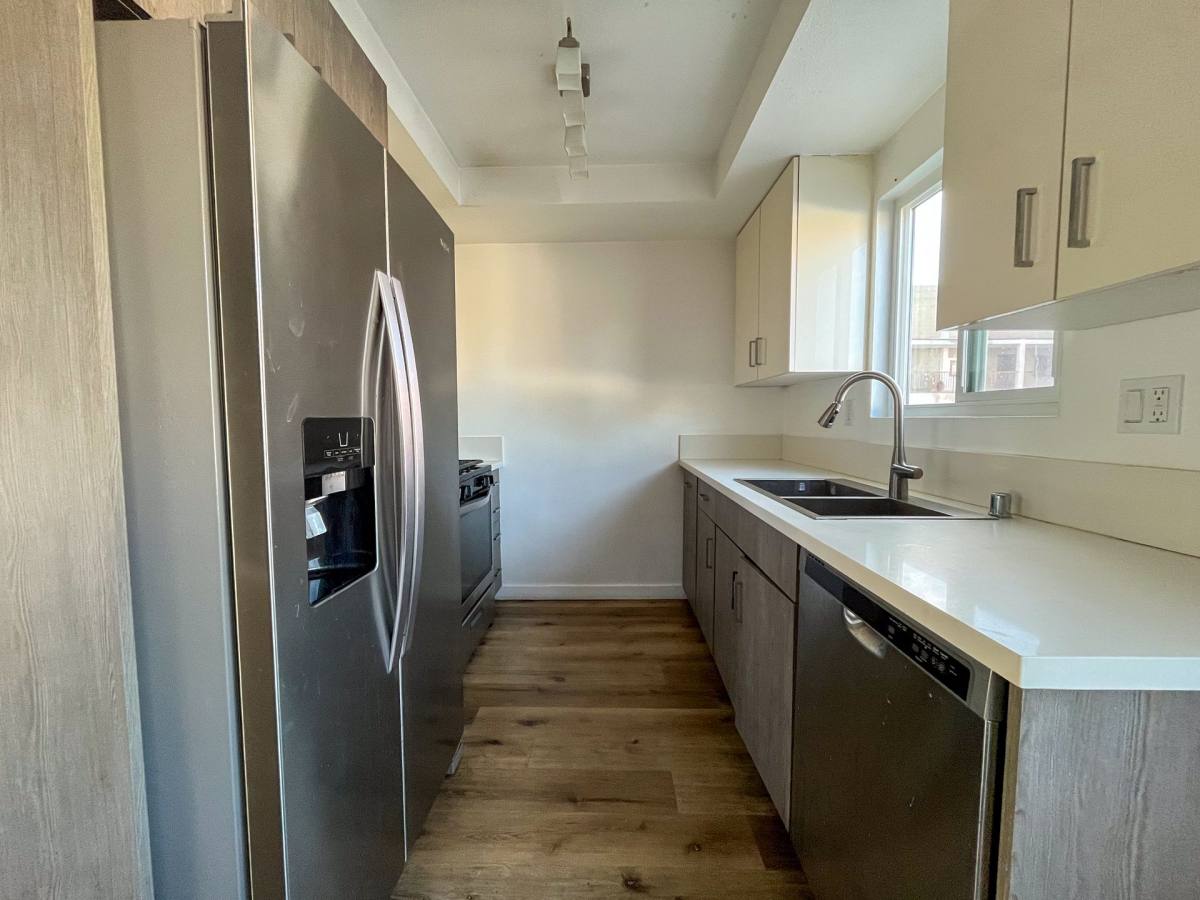 Apartment for rent at 110 S Eucalyptus Ave, Inglewood, CA 90301
