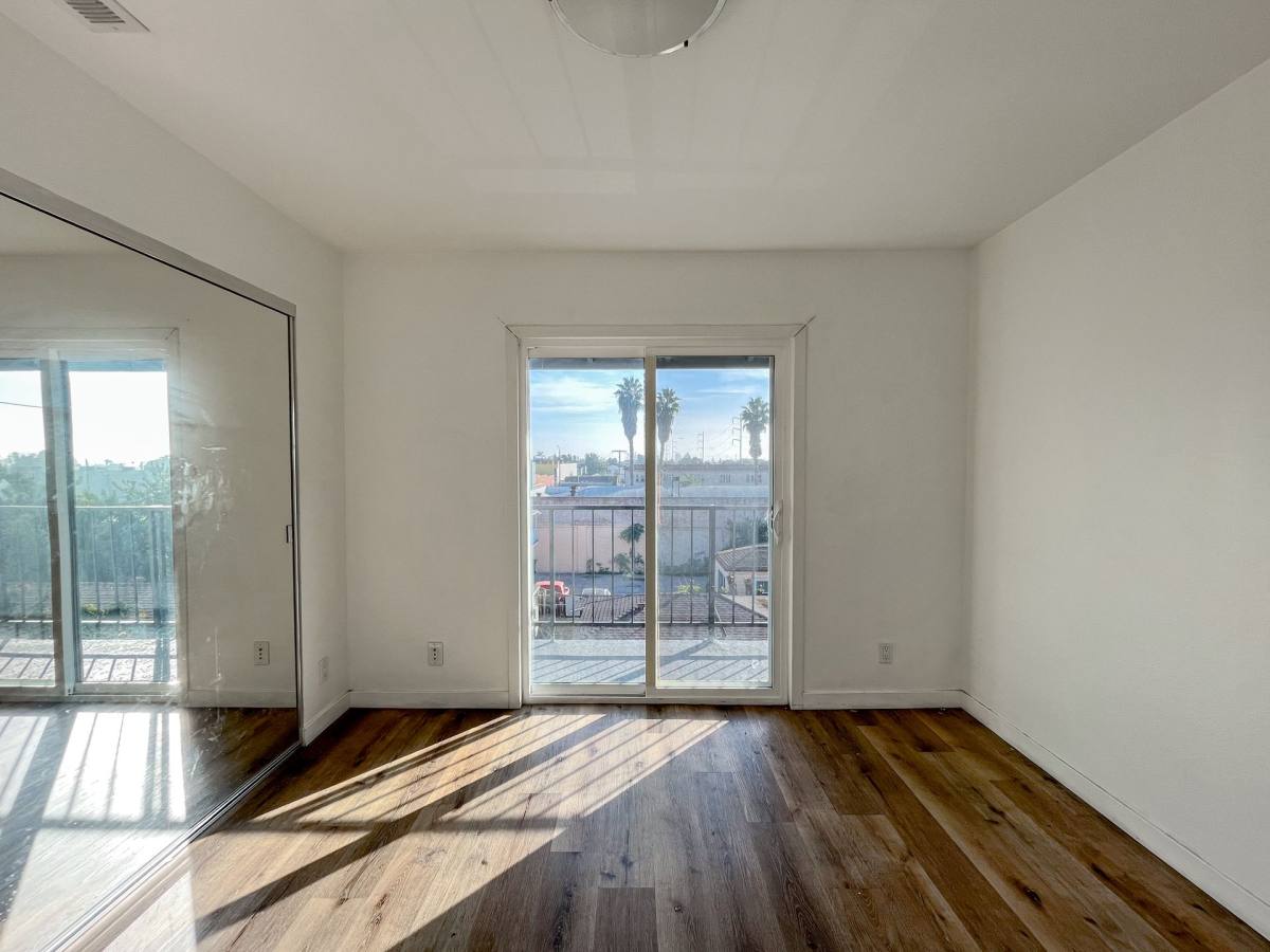 Apartment for rent at 110 S Eucalyptus Ave, Inglewood, CA 90301