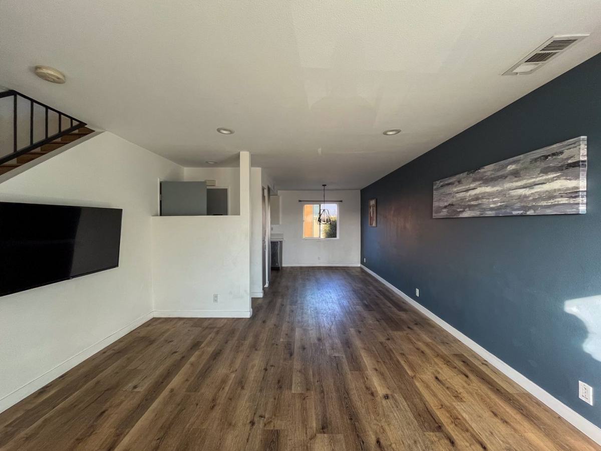 Apartment for rent at 110 S Eucalyptus Ave, Inglewood, CA 90301