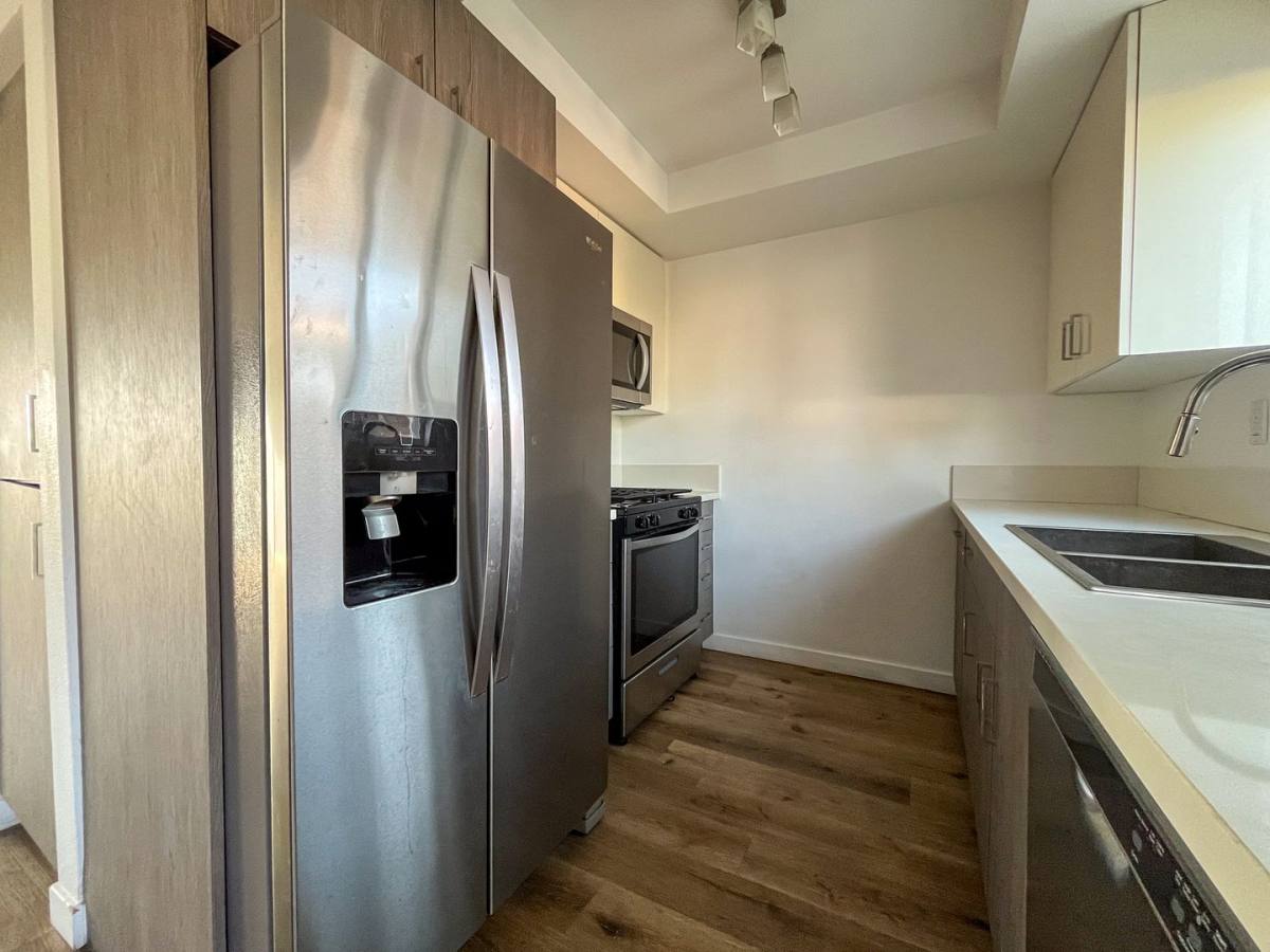 Apartment for rent at 110 S Eucalyptus Ave, Inglewood, CA 90301