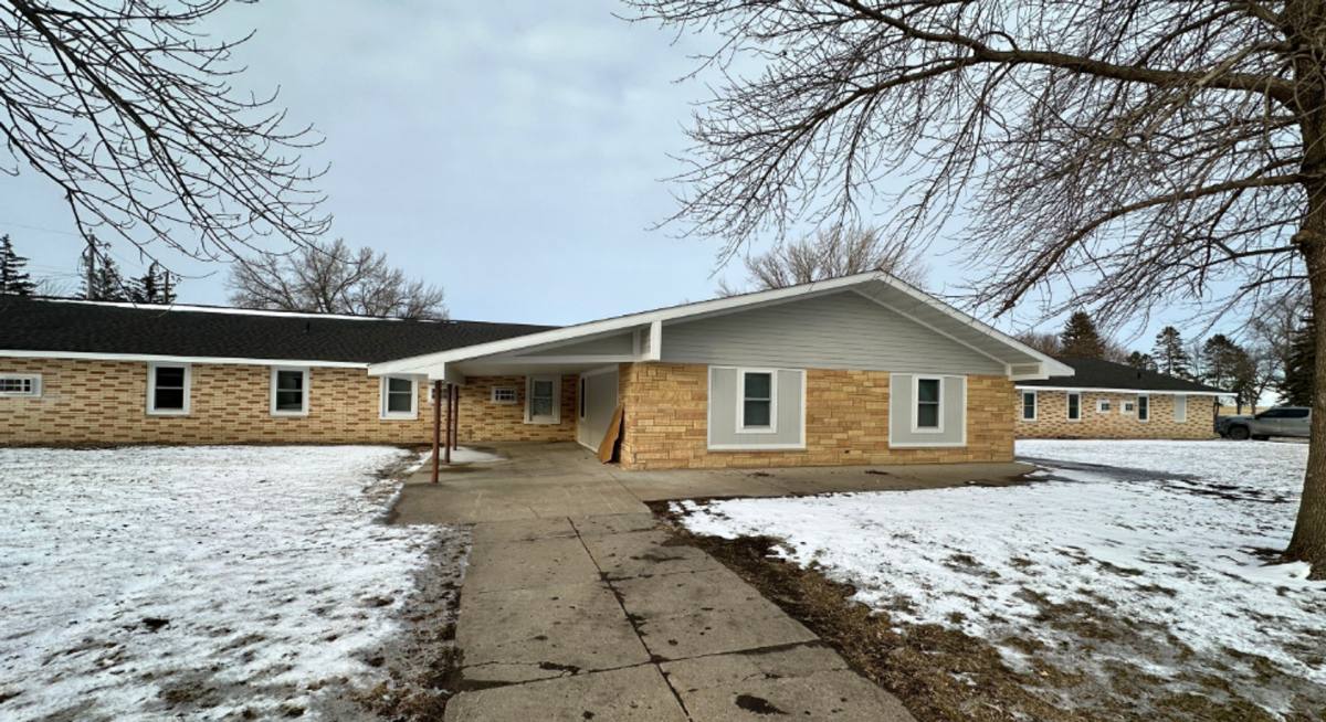Apartment for rent at 1505 5th St, Emmetsburg, IA 50536