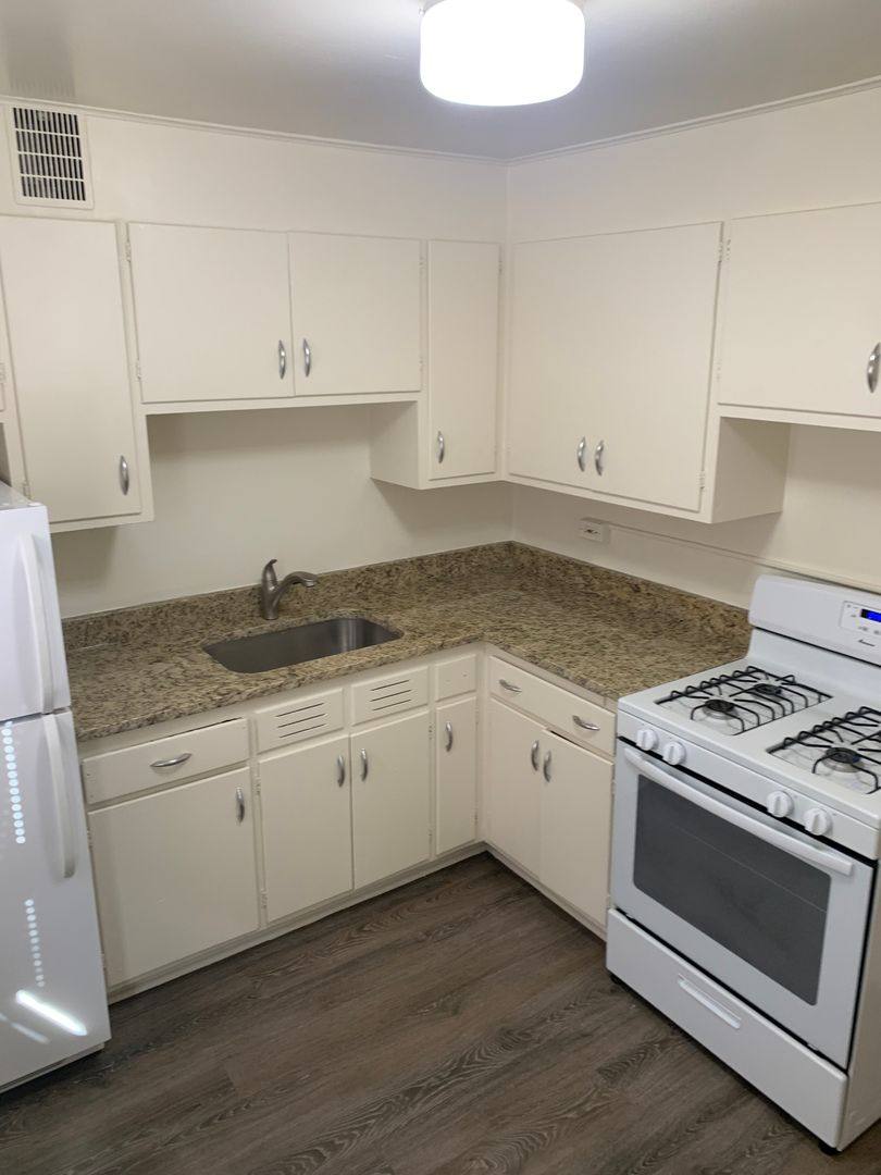 Apartment for rent at 950-62 Dobson St, Evanston, IL 60202