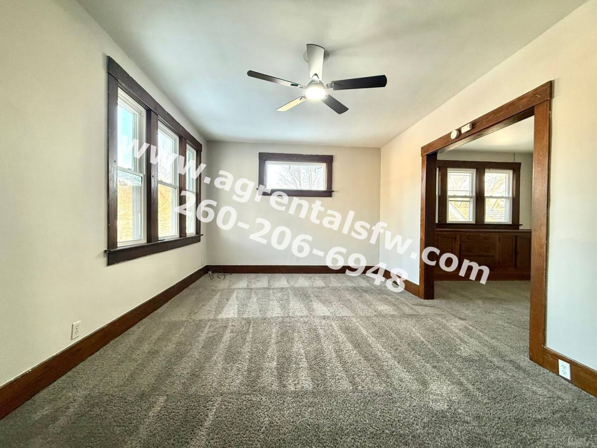 Apartment for rent at 907 Lincoln Ave, Fort Wayne, IN 46807