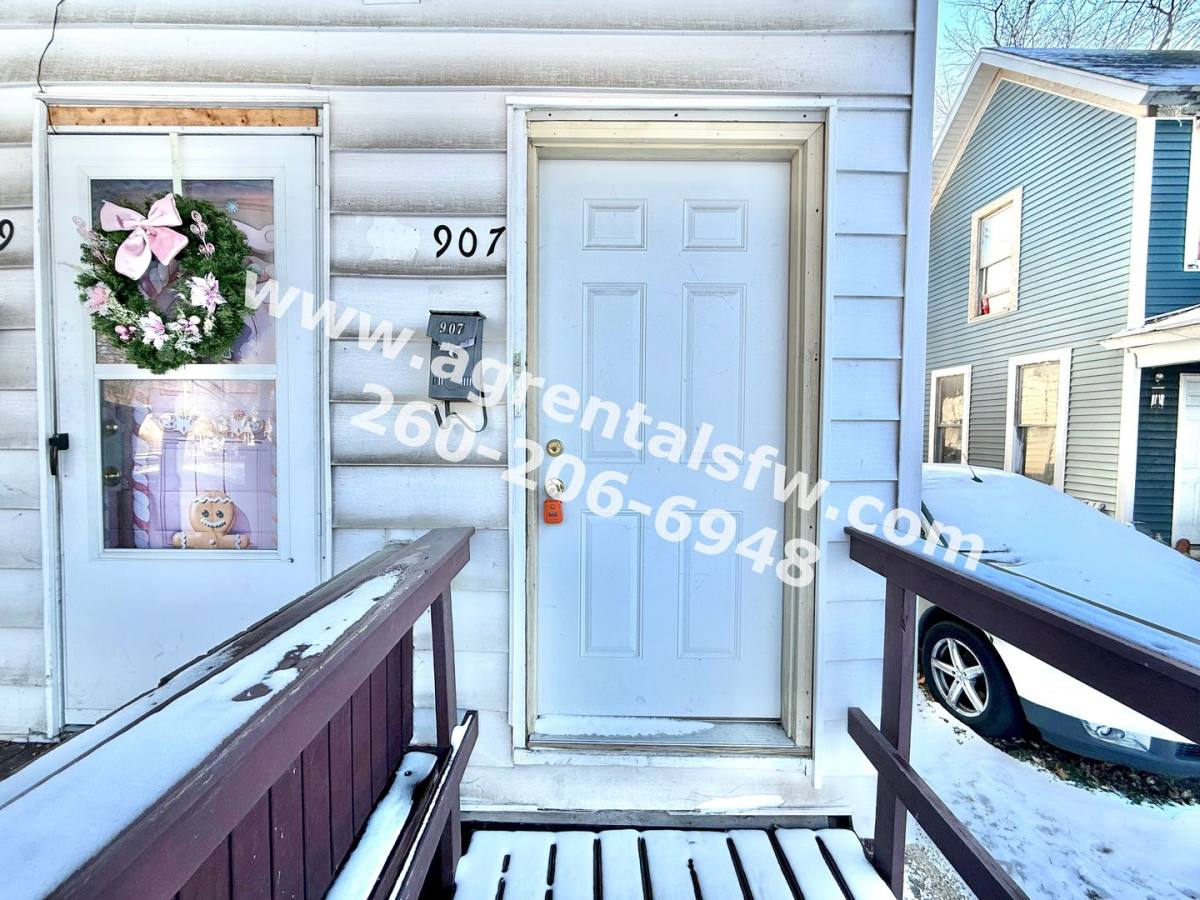 Apartment for rent at 907 Lincoln Ave, Fort Wayne, IN 46807