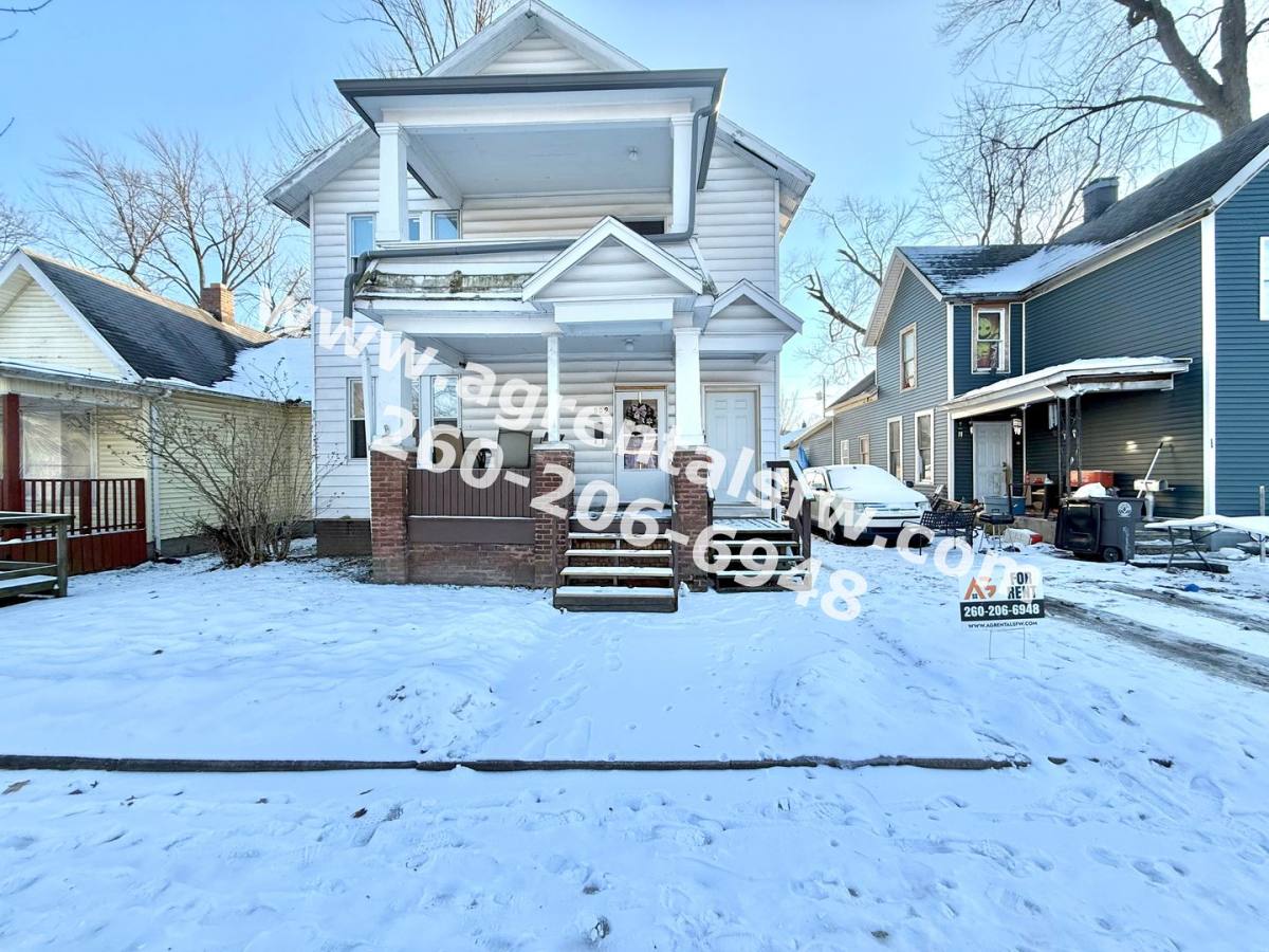 Apartment for rent at 907 Lincoln Ave, Fort Wayne, IN 46807