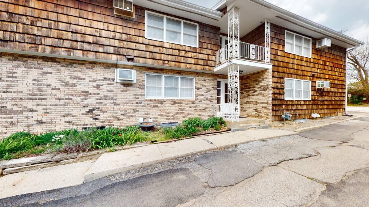 Apartment for rent at 216 Campus Ave, Ames, IA 50014