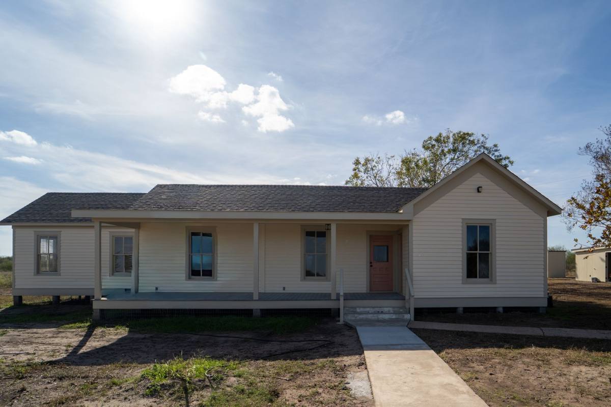 House for rent at 14851 US-Highway 87 N, Nursery, TX 77976