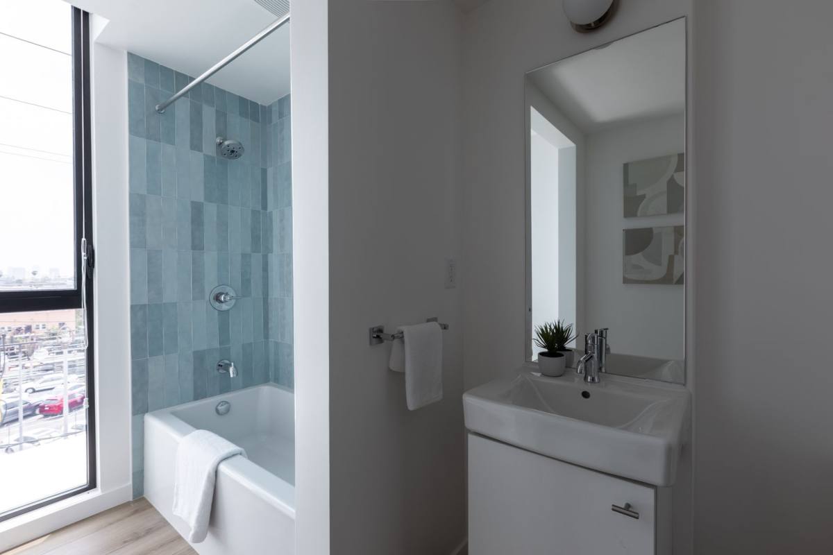 Apartment for rent at 4575 Santa Monica Blvd, Los Angeles, CA 90029