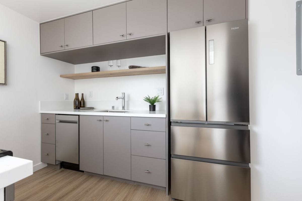 Apartment for rent at 4575 Santa Monica Blvd, Los Angeles, CA 90029