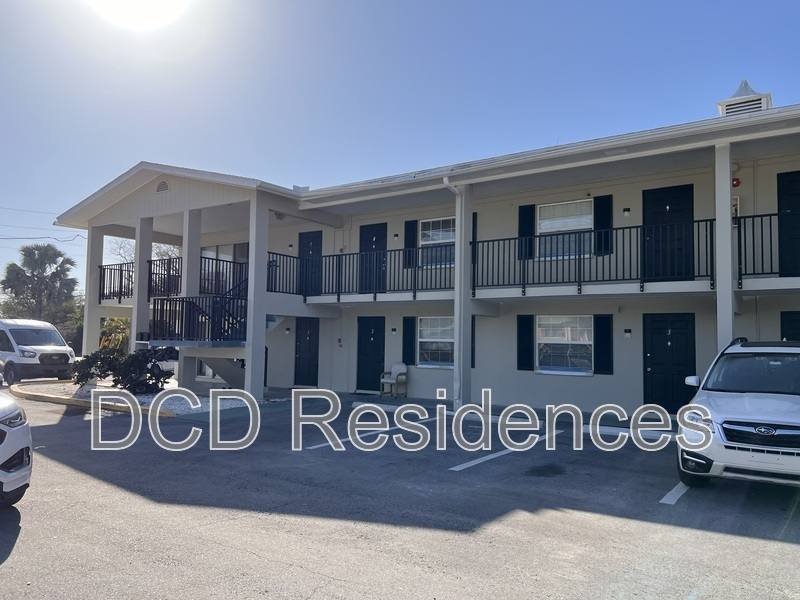 Apartment for rent at 2101 W Bay Dr, Largo, FL 33770