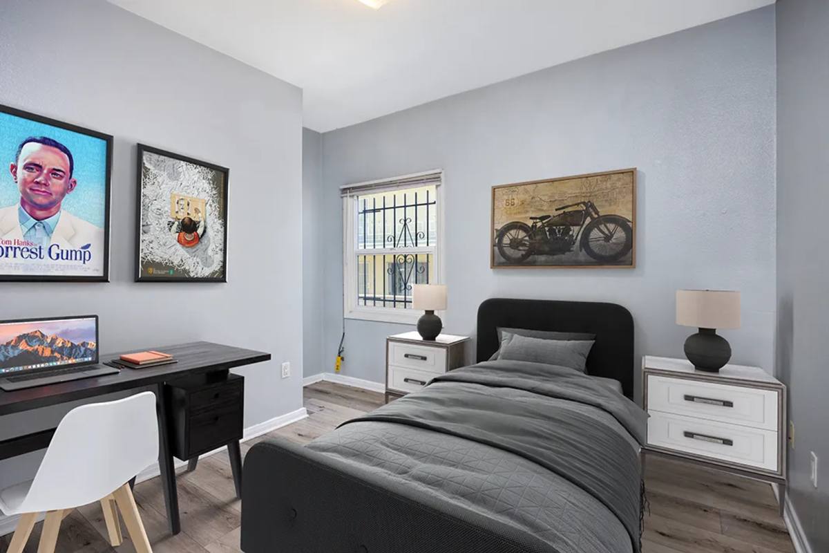 Apartment for rent at 1220 W 27th St, Los Angeles, CA 90007