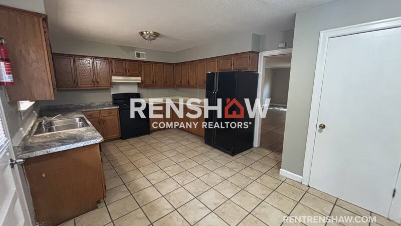 Apartment for rent at 3210 Thirteen Colony Mall #3A, Memphis, TN 38115