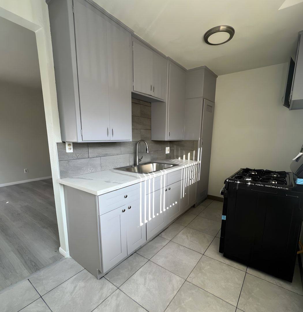 Apartment for rent at 3419 W Florence Ave, Los Angeles, CA 90043