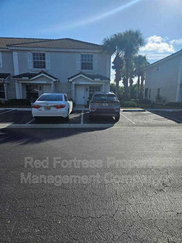 Townhouse for rent at 8293 Pacific Beach Dr, Fort Myers, FL 33966