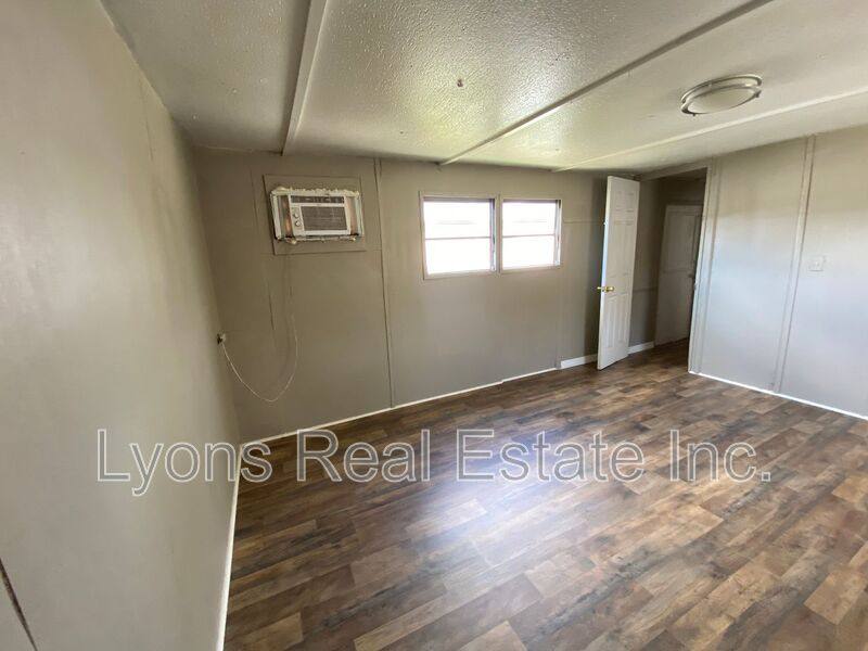 Apartment for rent at 4900 Tice St #5, Fort Myers, FL 33905